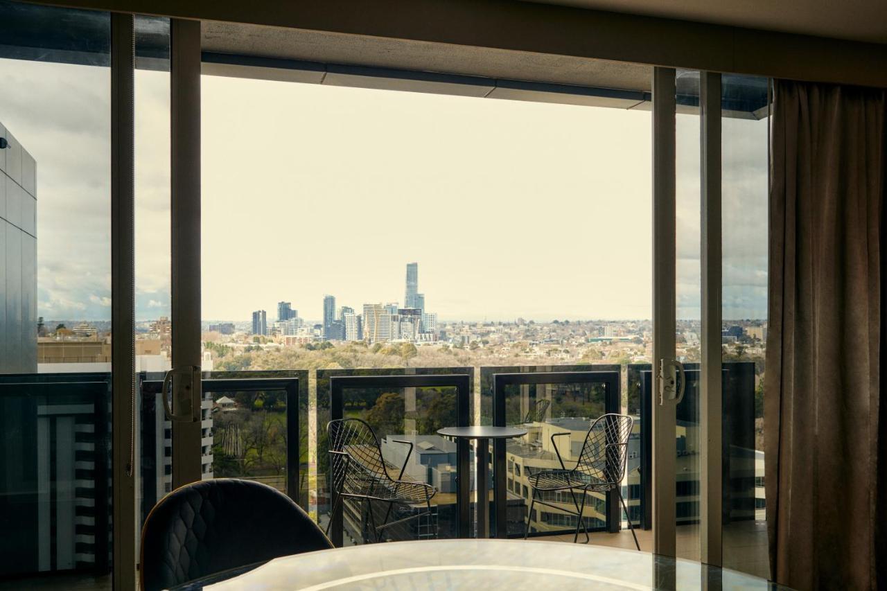 The Kinson Hotell Melbourne Eksteriør bilde View from a typical apartment