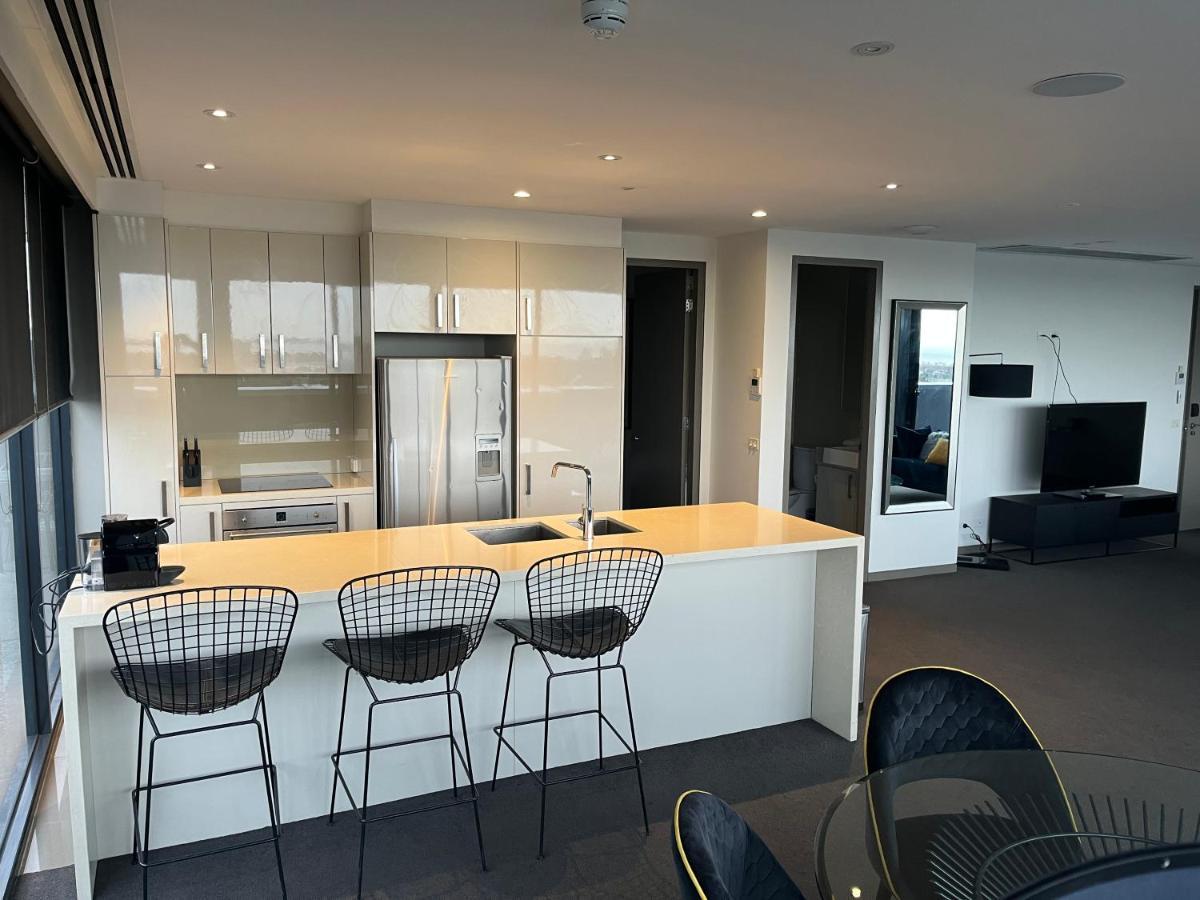 The Kinson Hotell Melbourne Eksteriør bilde A kitchen in a typical apartment